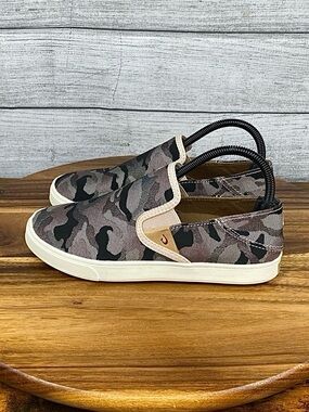 OluKai Women's Pehuea Pai Slip On Shoes Soft Pink Camo Canvas Sneaker Size 7.5